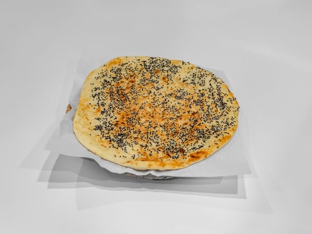 Kalonji Naan (Onion Seeds).